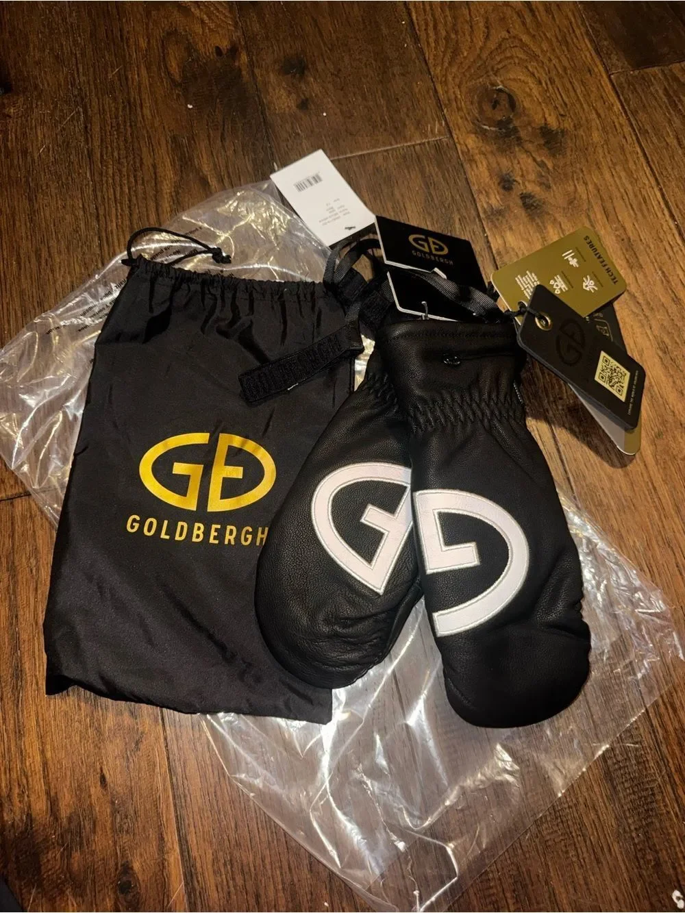 Goldbergh Ski Bello Leather Mittens Black Leather with White Logo NWT Size 7.5